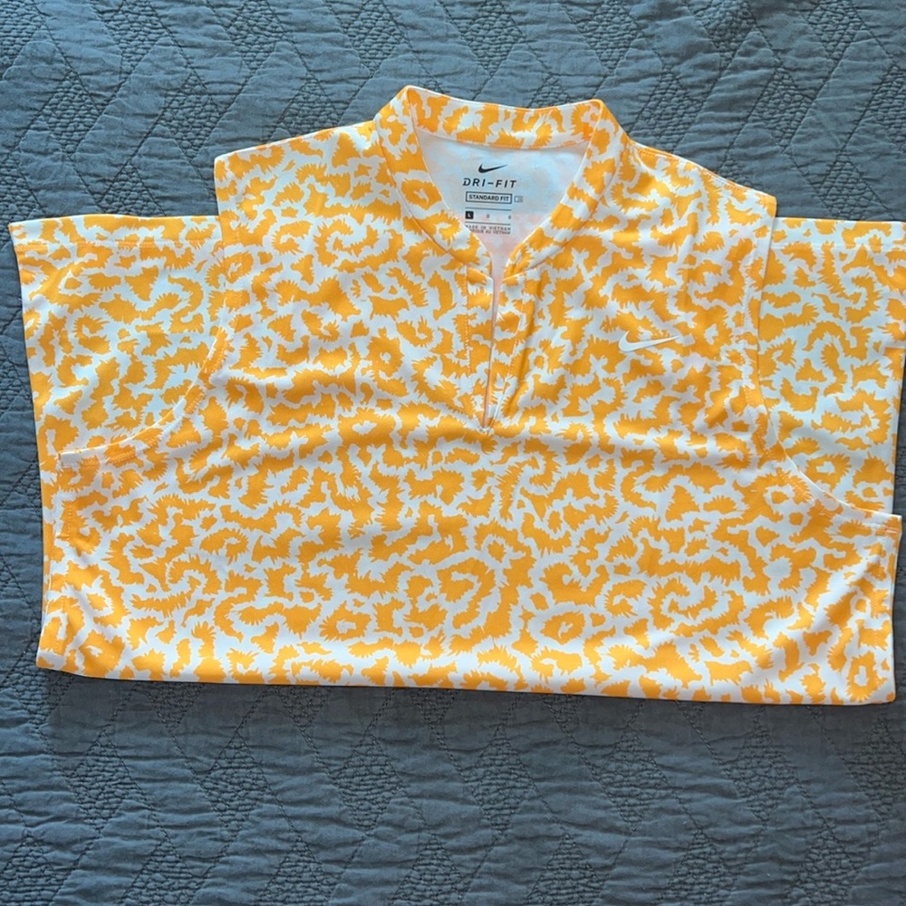 Women’s Nike beautiful top size L